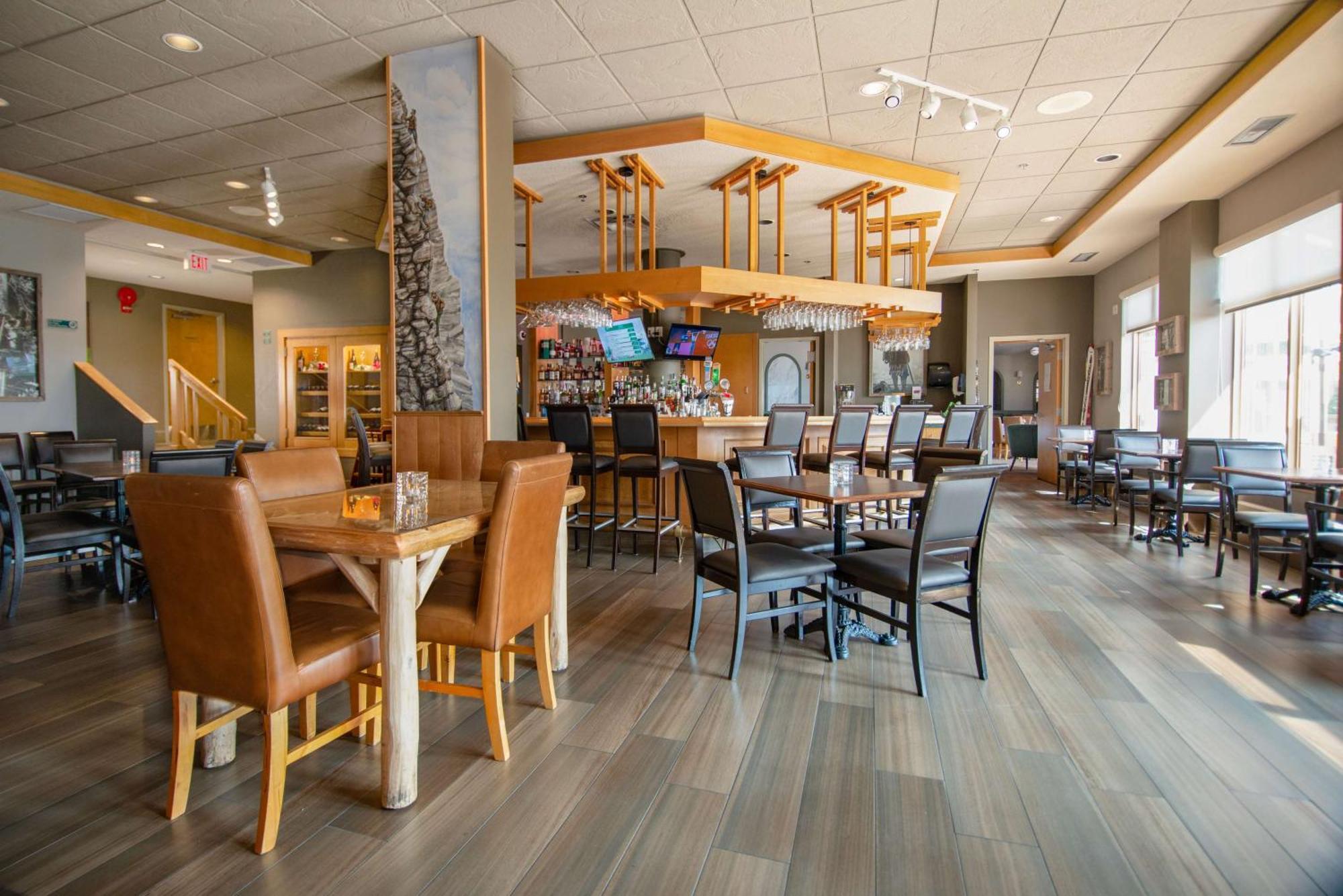 Coast Hillcrest Hotel Revelstoke Exterior foto