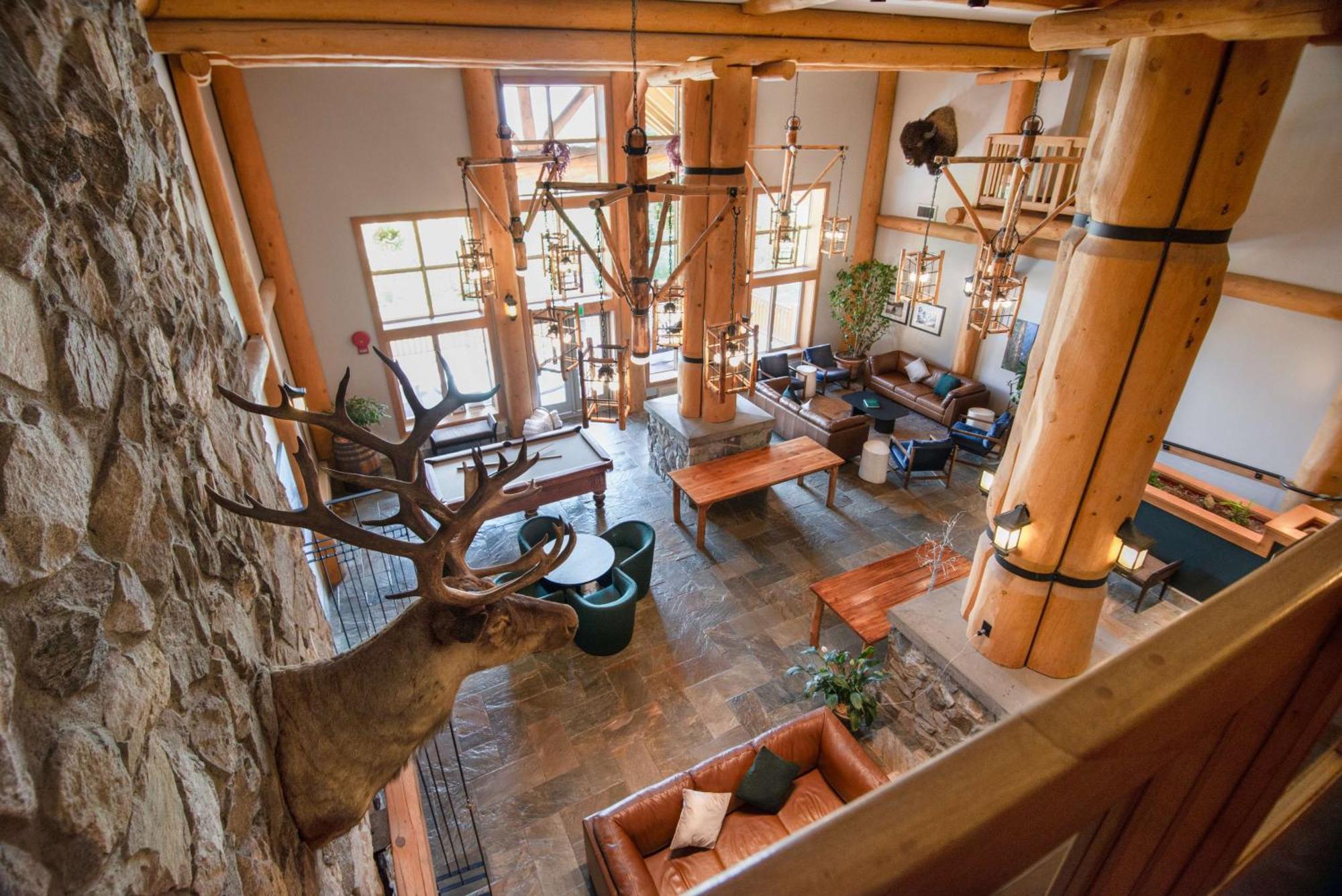 Coast Hillcrest Hotel Revelstoke Exterior foto