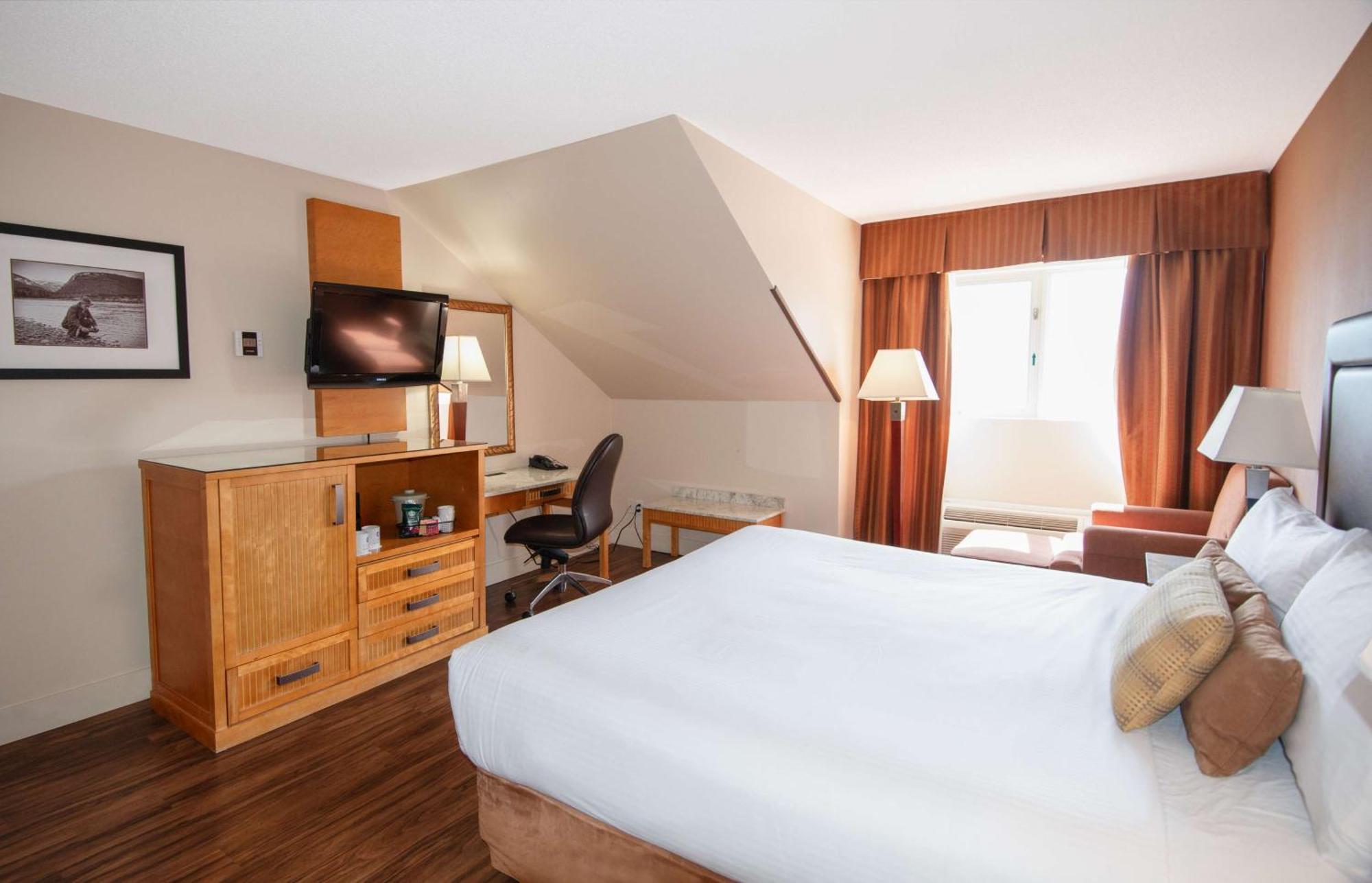 Coast Hillcrest Hotel Revelstoke Exterior foto