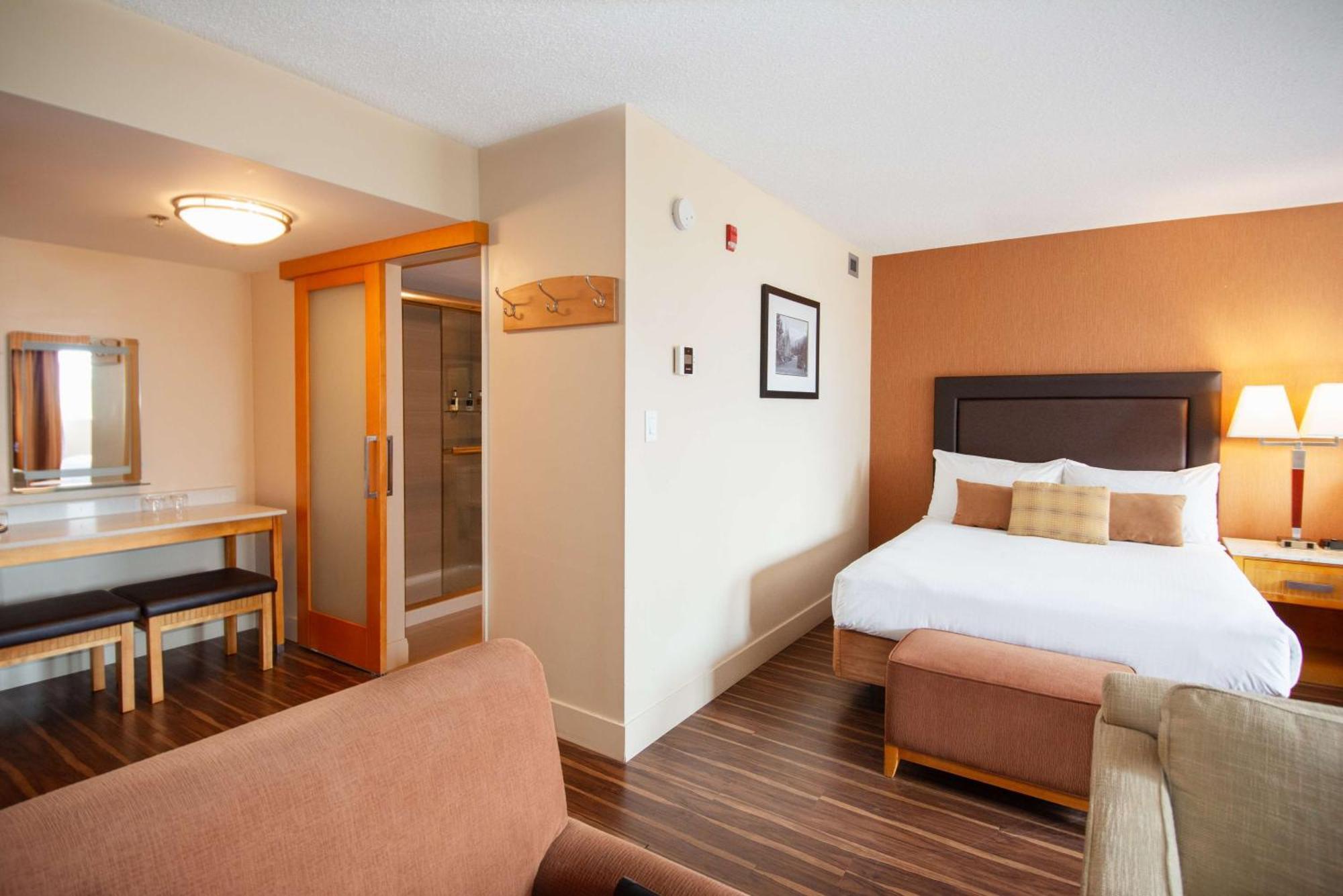 Coast Hillcrest Hotel Revelstoke Exterior foto